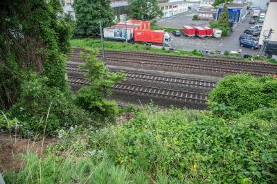 Esslingen-Oberesslingen: Erdrutsch sorgt fuer Sperrung der Landsstrasse